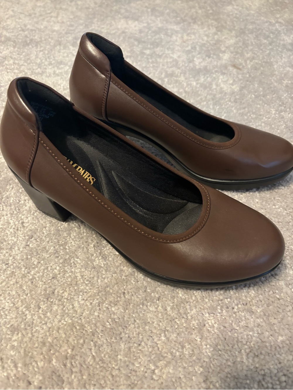 Dream Pairs Brown Size 7 1/2 Block Heel Pumps